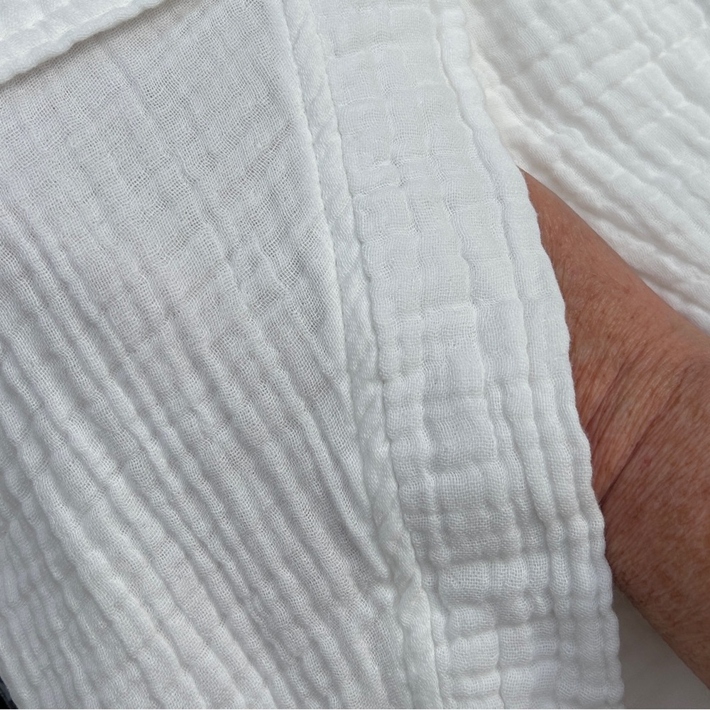 H&M Muslin Bathrobe in White (Unisex Fit) - Picture 10 of 10